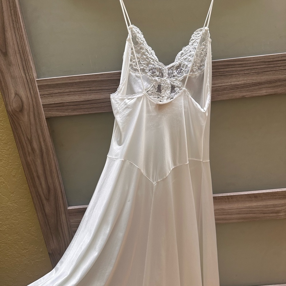 Victorias Secret Gold Label Vintage Lace Night Gown Slip 🤍 - Picture 5 of 7
